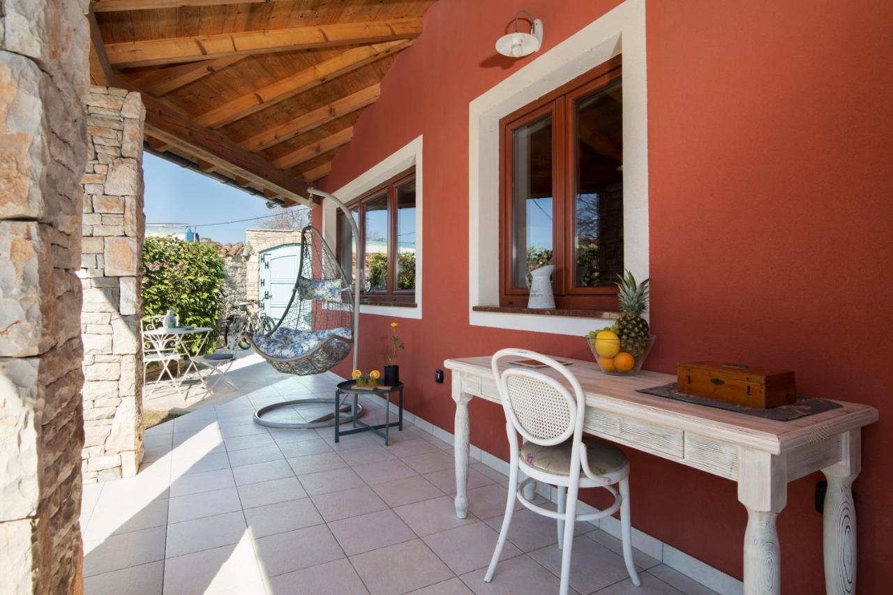 Villa Poiai Stonehouse With Jacuzzi Peroj Exterior foto