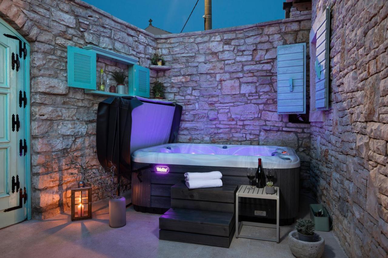 Villa Poiai Stonehouse With Jacuzzi Peroj Exterior foto