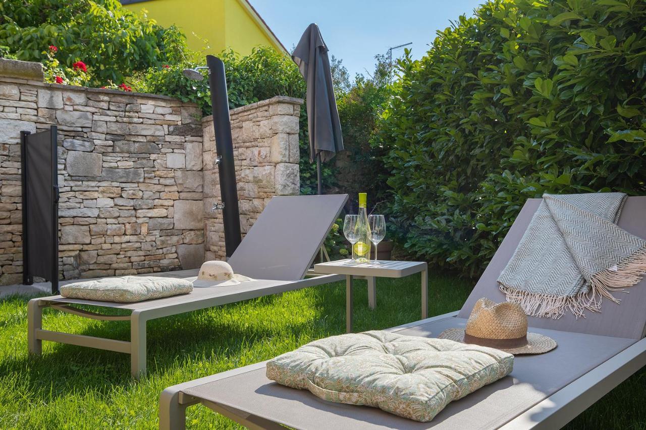 Villa Poiai Stonehouse With Jacuzzi Peroj Exterior foto